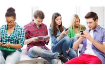 Coraz więcej młodych osób jest uzależnionych od smartfonów