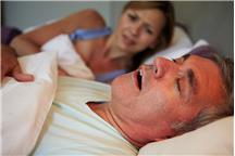 Bezdech senny - jak rozpoznać objawy i co robić przy zaburzeniach oddychania w czasie snu?