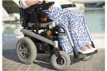 Wózki inwalidzkie elektryczne – przewodnik zakupowy