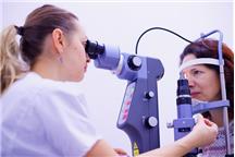 Laserowa korekcja wzroku - wszystko, co warto wiedzieć przed zabiegiem